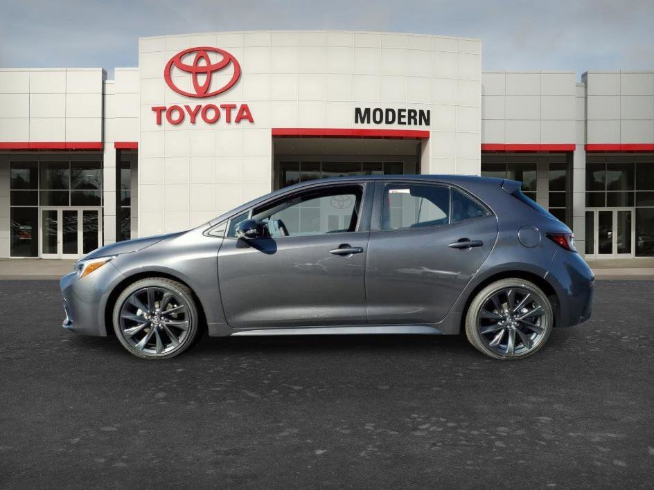New 2026 Magnetic Gray Meta Toyota XSE image 3