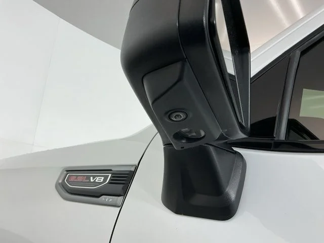 Used 2020 White GMC AT4 image 12