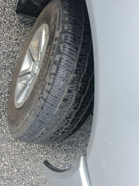 Used 2009 Silver Nissan SE image 7