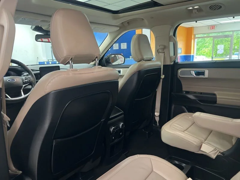 Used 2020 White Ford Limited image 17