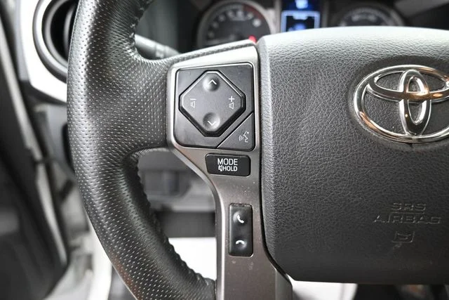 Used 2022 White Toyota SR5 image 25