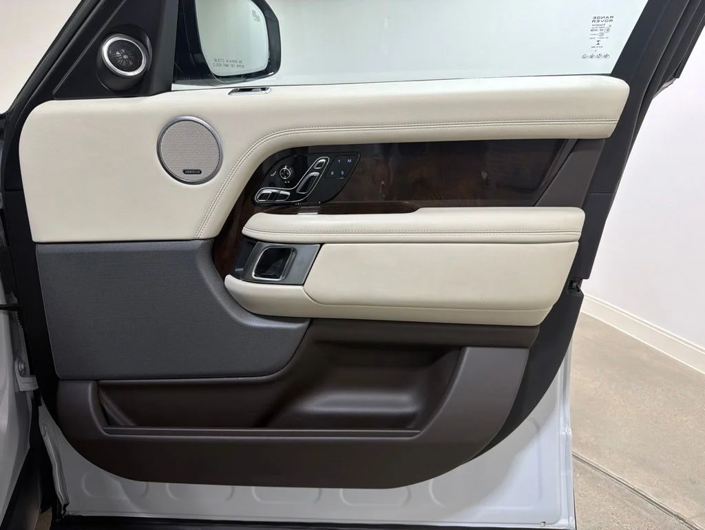 Used 2020  Land Rover HSE image 23