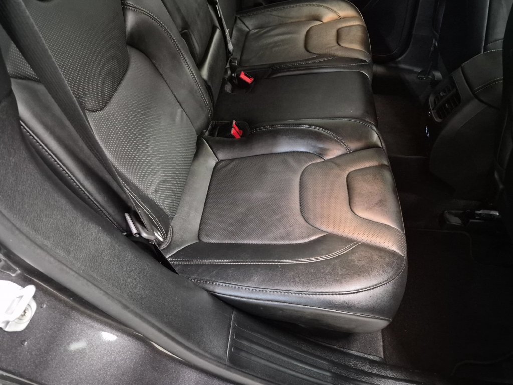 Used 2023 Gray Jeep Altitude image 25