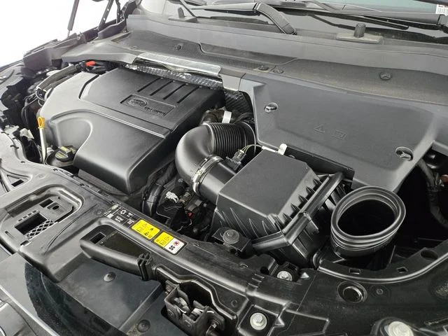 Used 2024 Black Land Rover SE image 19