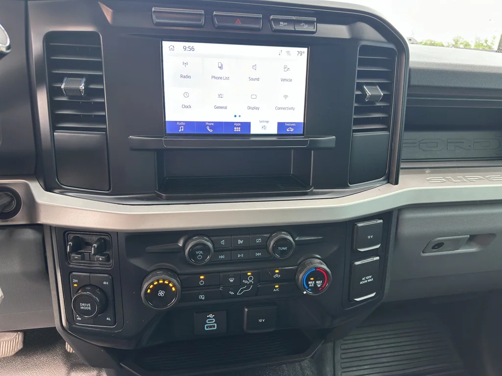 Used 2024 Oxford White Ford XL image 19