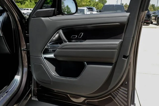 New 2026  Land Rover SE image 54
