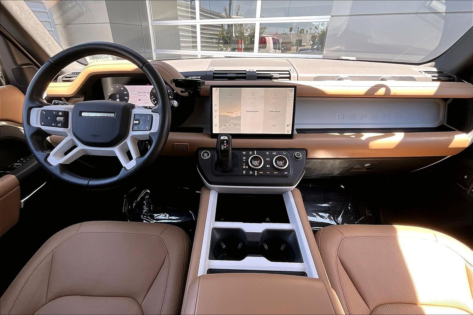 Used 2025  Land Rover S image 14