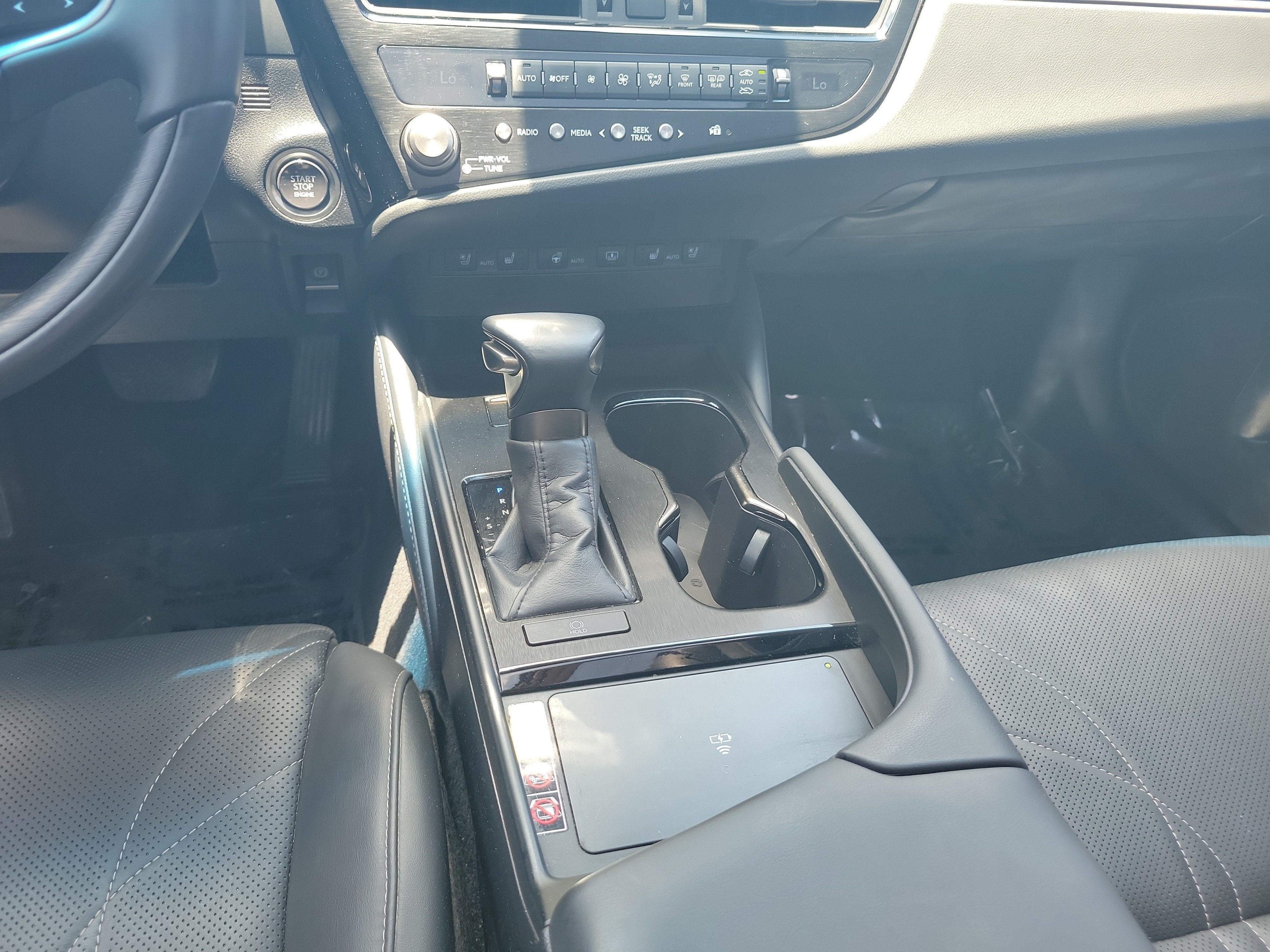Used 2024 White Pearl Lexus ES 350 Luxury image 18