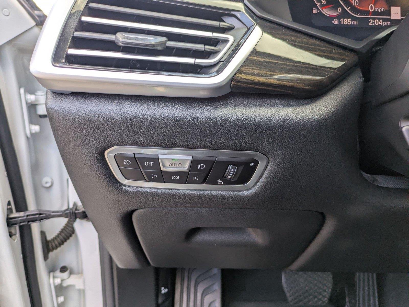 Used 2019 Mineral White Metallic BMW xDrive40i image 16