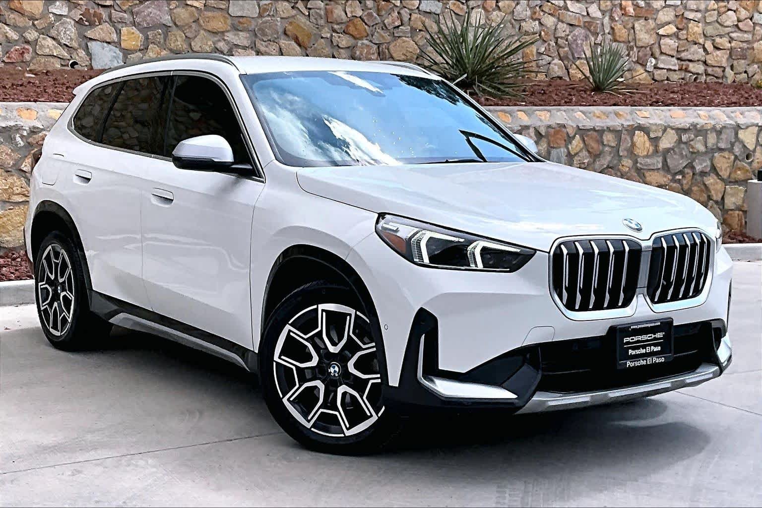 Used 2023 Alpine White BMW xDrive28i image 9