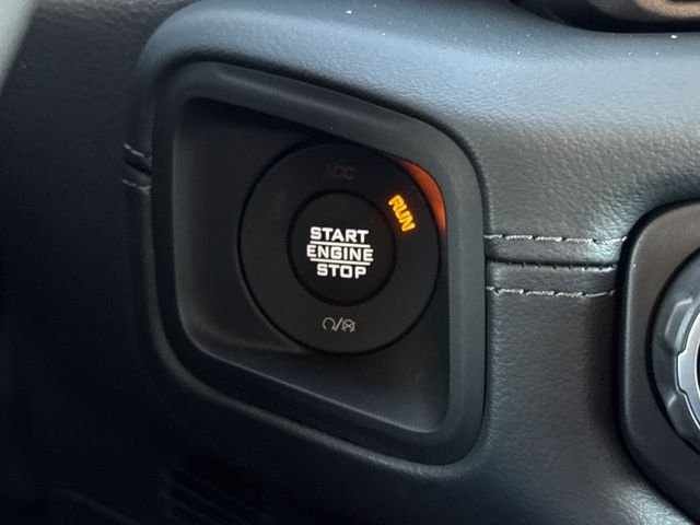 Used 2025 Black Jeep Texas Trail image 28