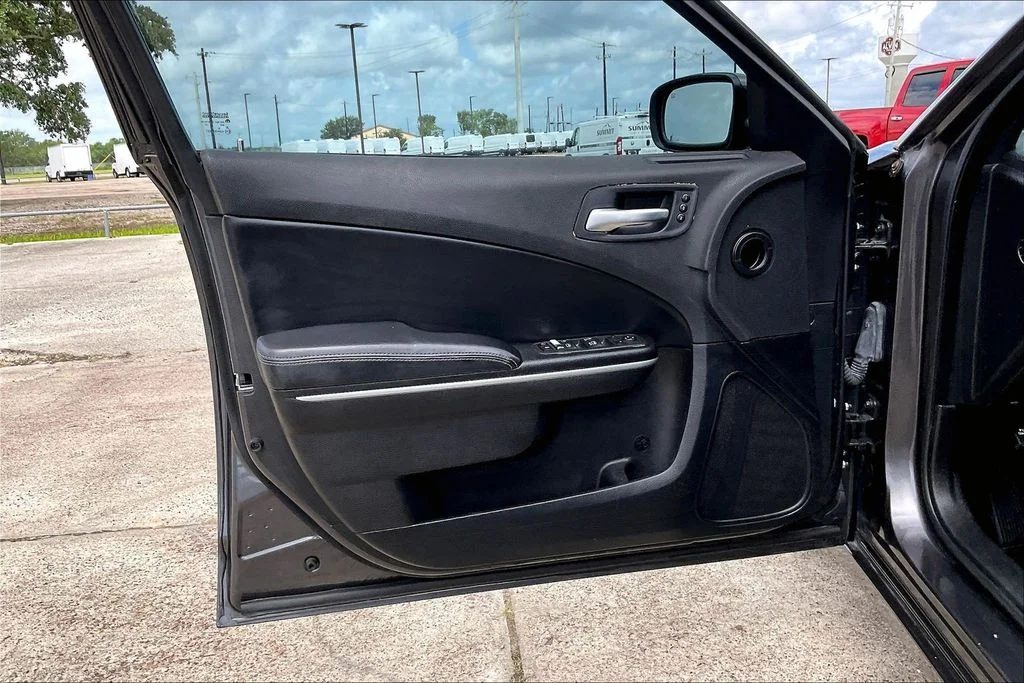 Certified Used 2022 Gray Dodge SXT image 16