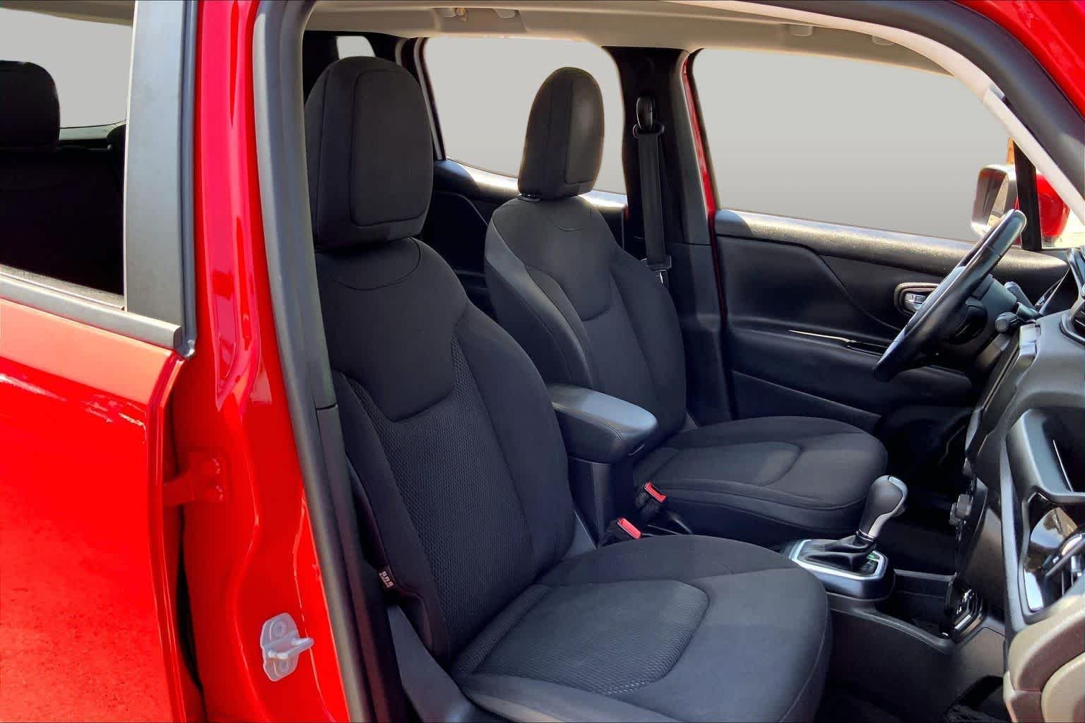 Pre-Owned 2018 Jeep Renegade Altitude