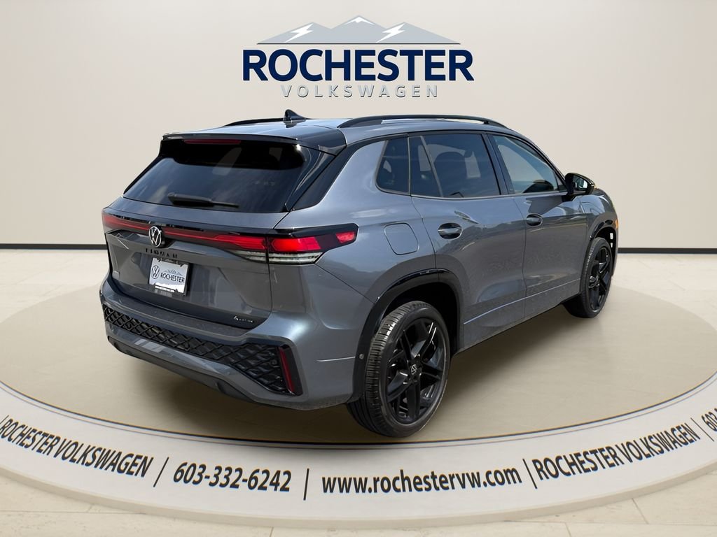 Used 2025 Platinum Gray Metallic Volkswagen 2.0T SE R-Line Black image 6