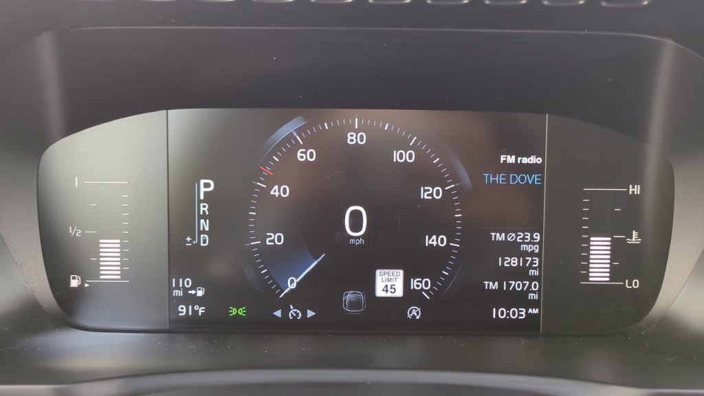 Used 2017 Gray Volvo T5 Momentum image 23