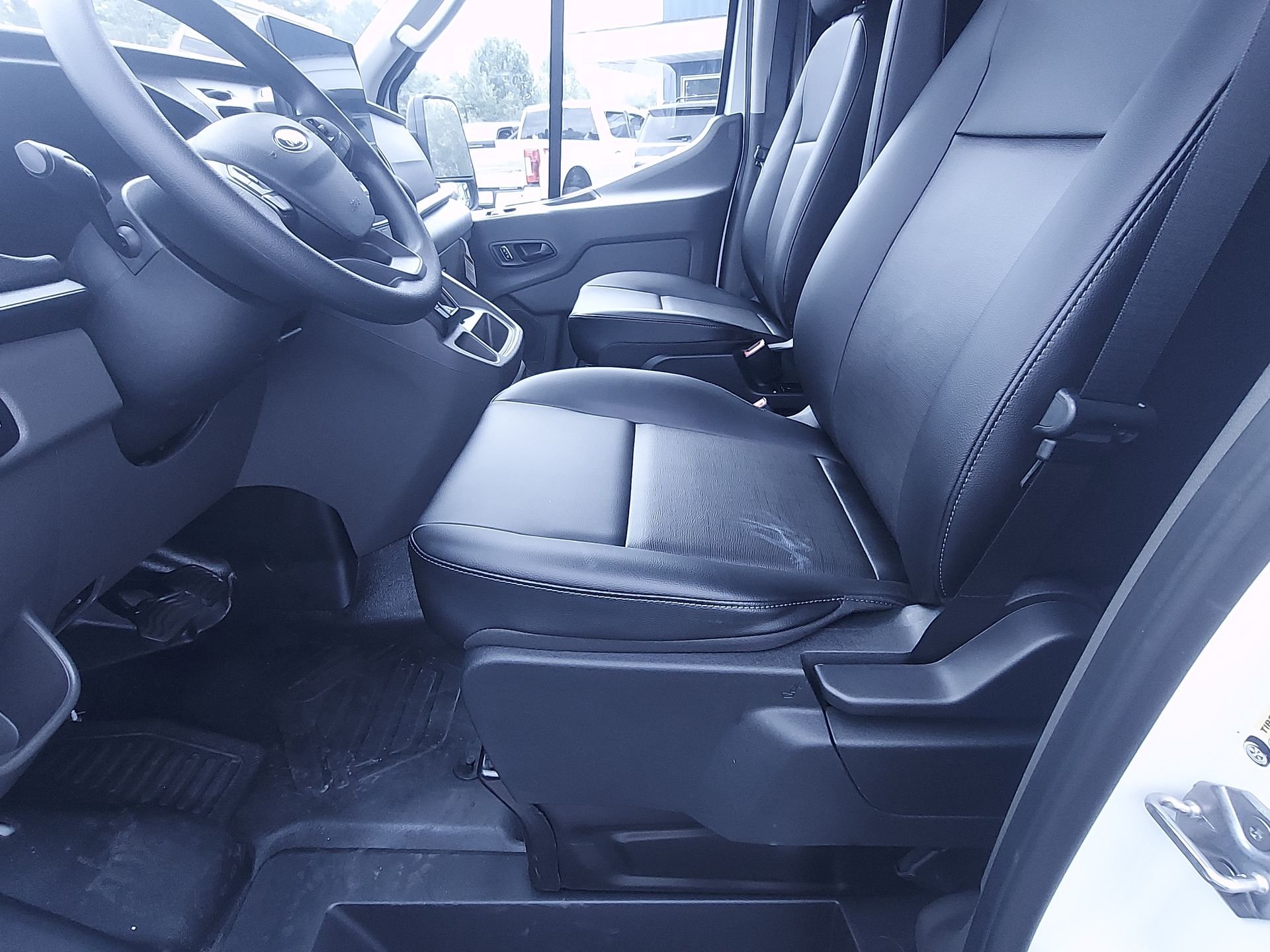 New 2026 Oxford White Ford Cargo Van image 6