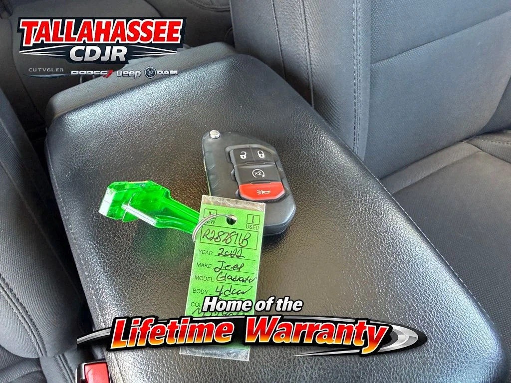 Used 2022 Green Clearcoat Jeep Sport image 31