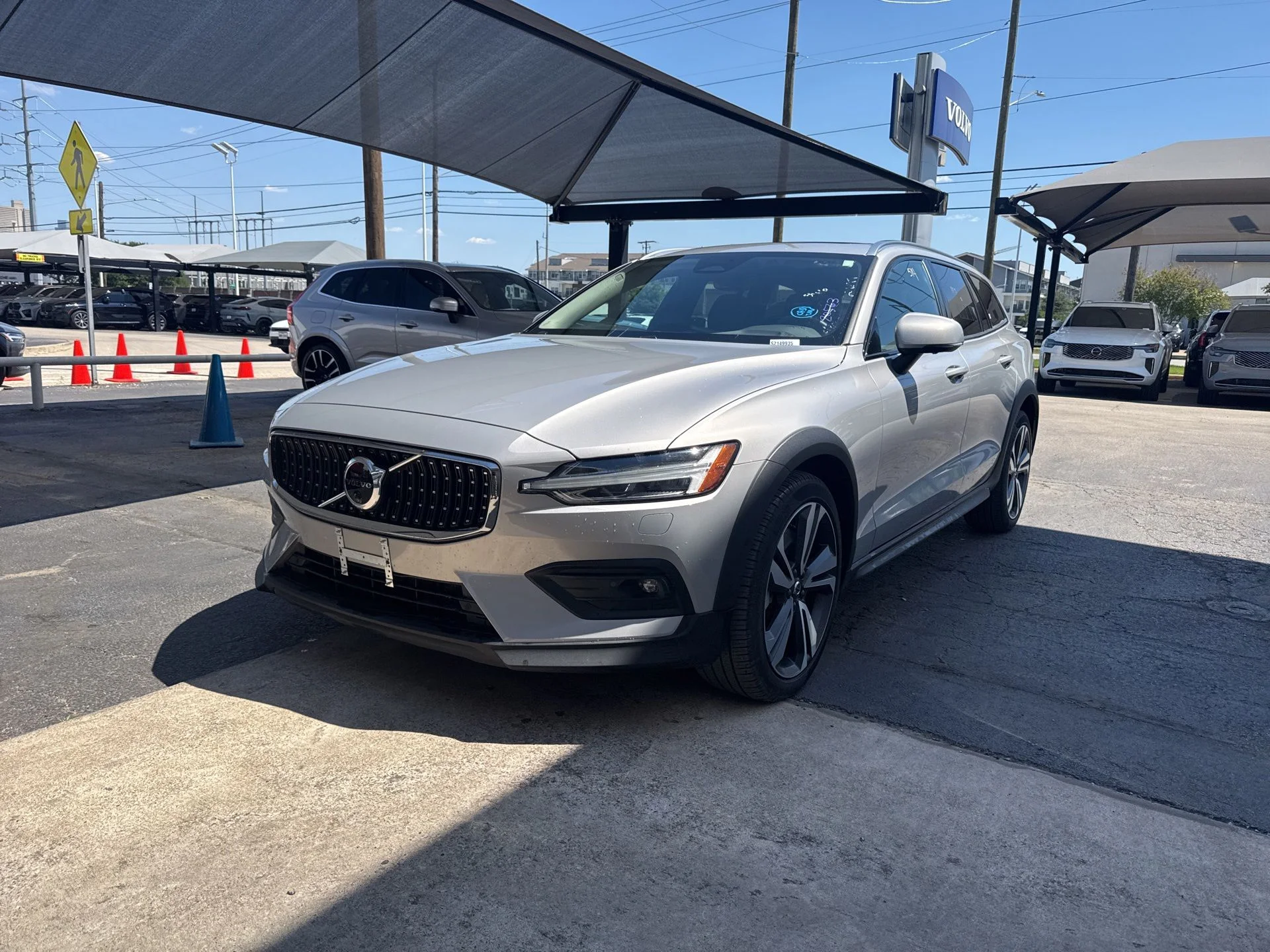 2025 Volvo V60 Cross Country B5 Plus AWD's photo