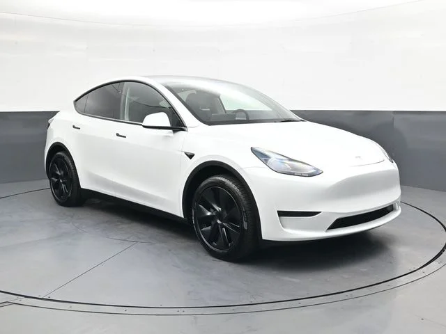 Used 2025  Tesla Long Range image 2