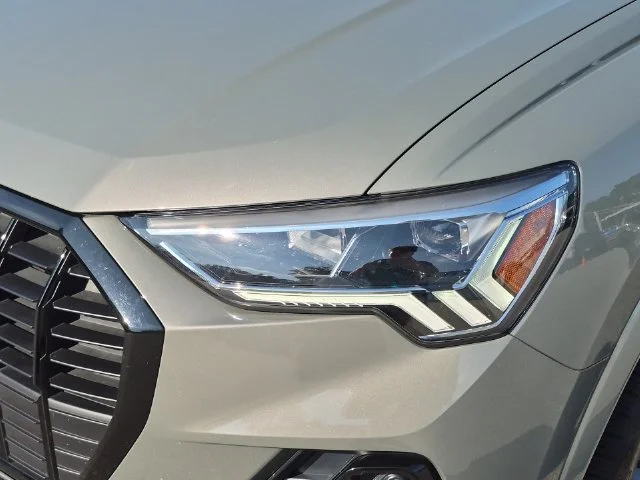 Used 2025  Audi Premium image 9