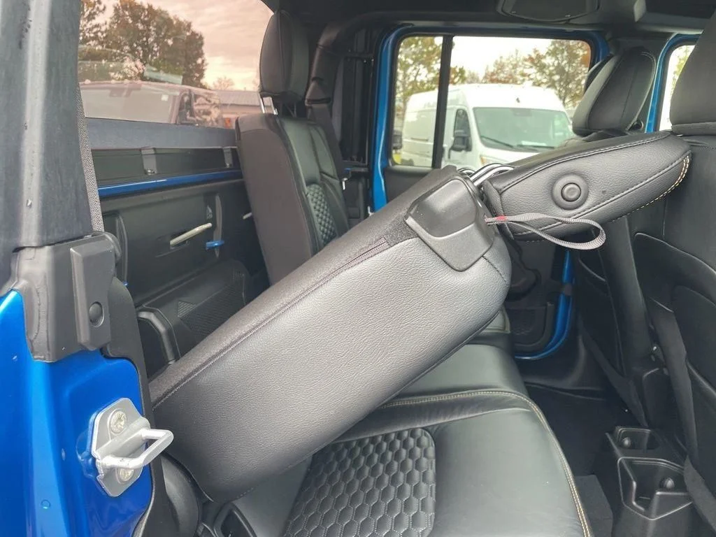 New 2026 Hydro Blue Pearl-Coat Exterior Paint Jeep Sport S image 34