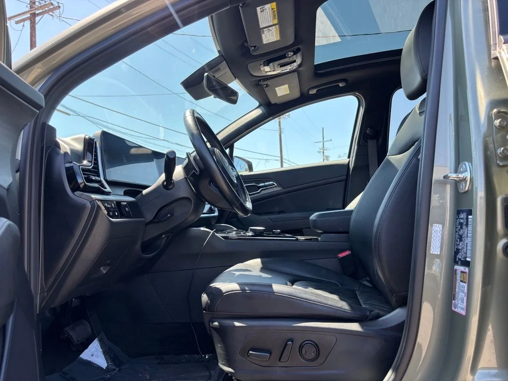 Used 2025 Green Kia X-Line image 8