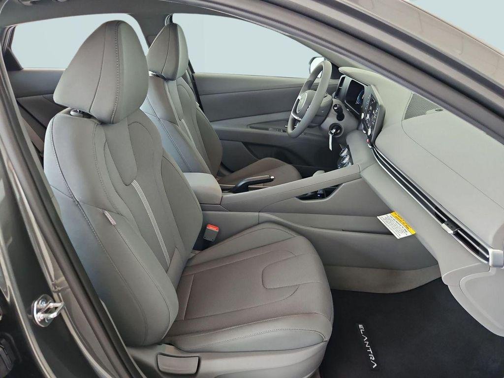 New 2026 Gray Hyundai SE image 28