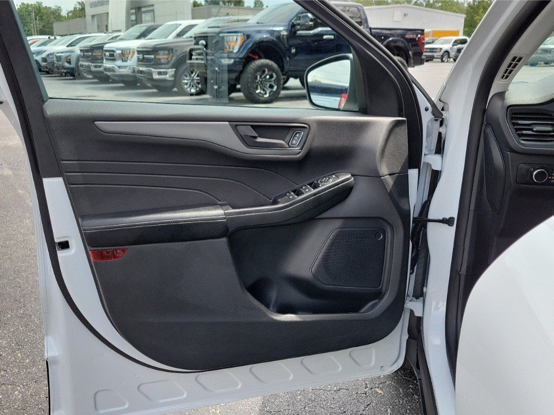 Used 2025 Oxford White Ford Active image 14