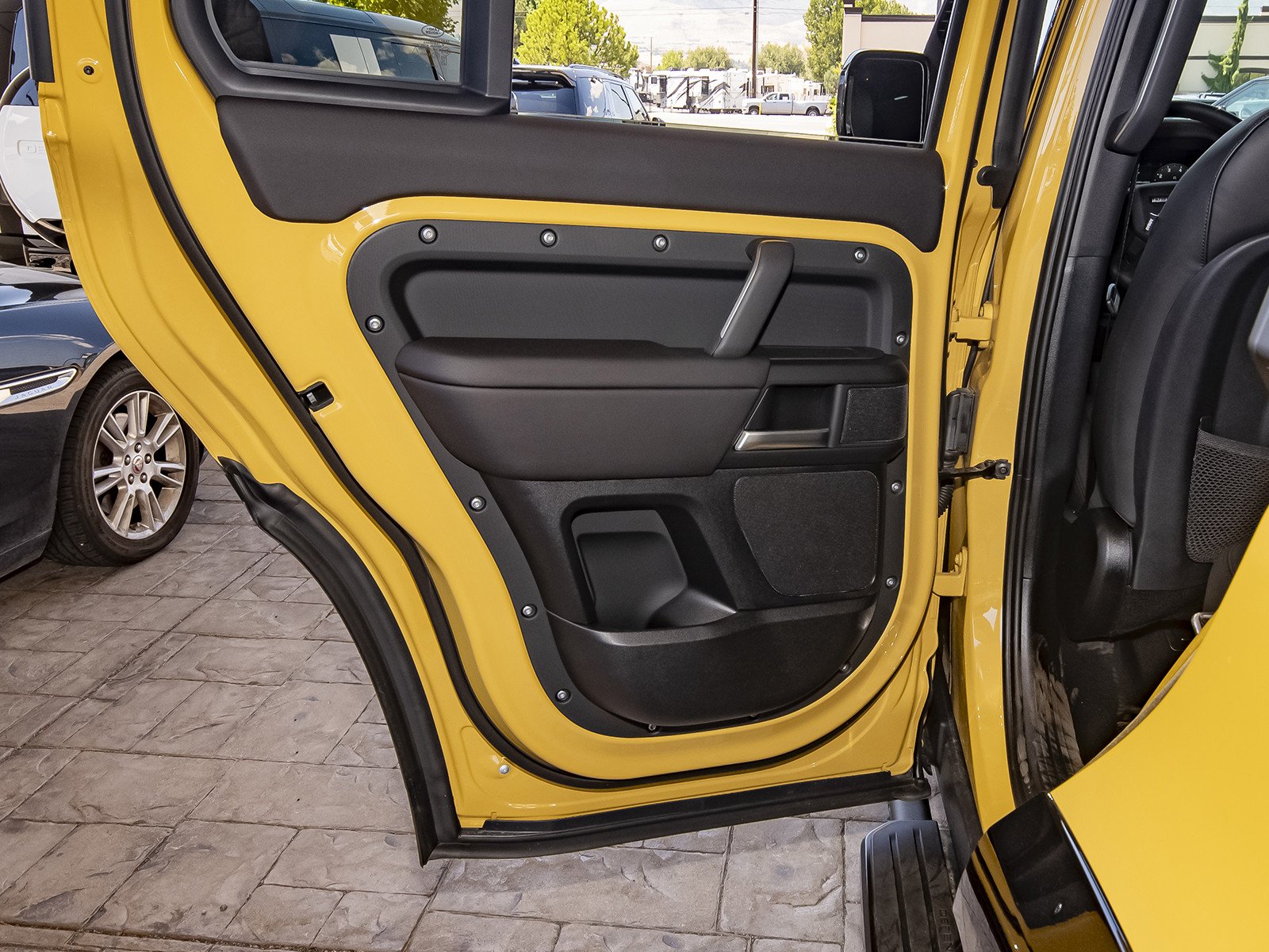 New 2026 Deep Sandglow Yellow Land Rover  image 45