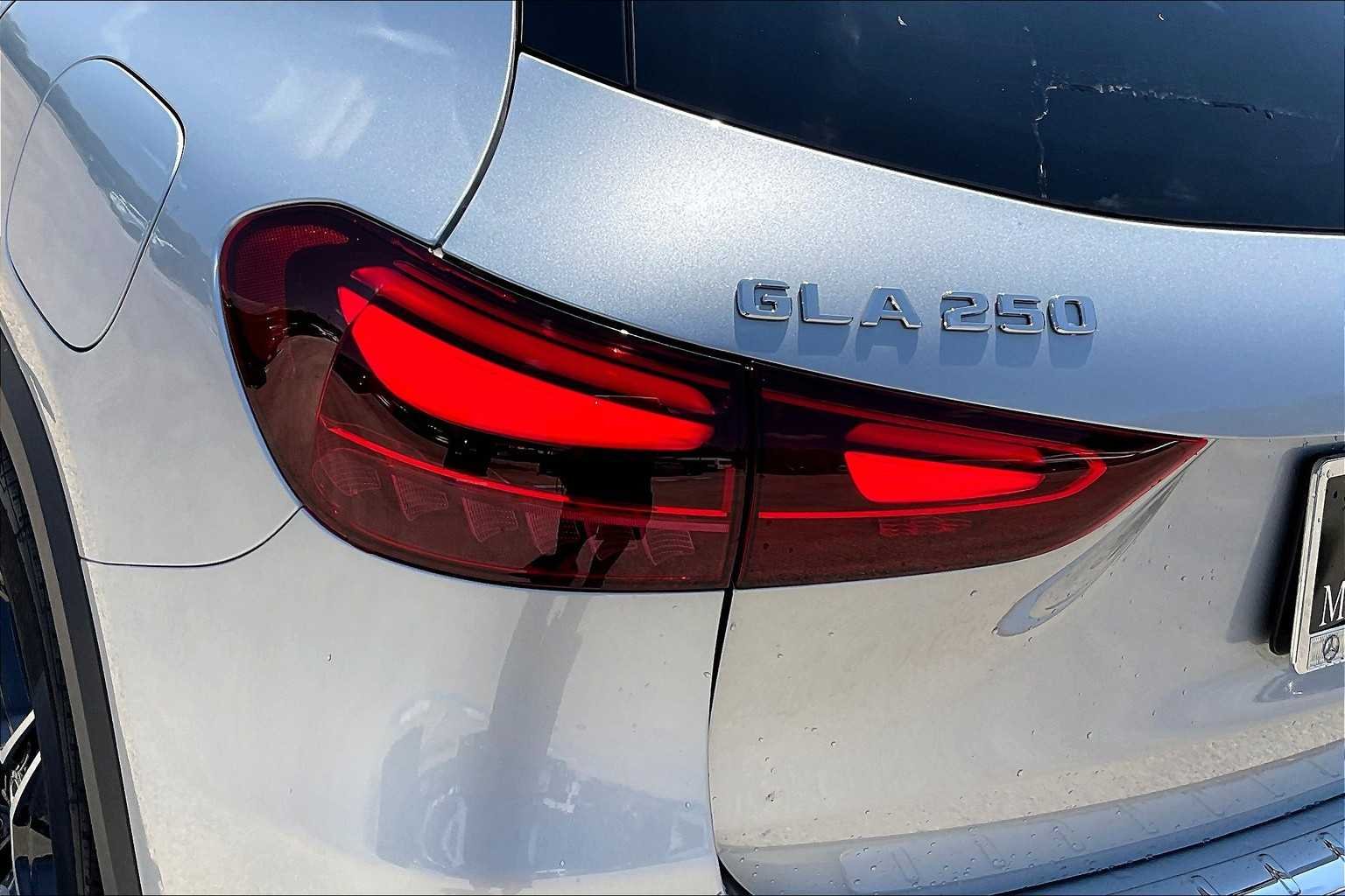 Used 2026 Cirrus Silver Metallic Mercedes-Benz GLA 250 image 5