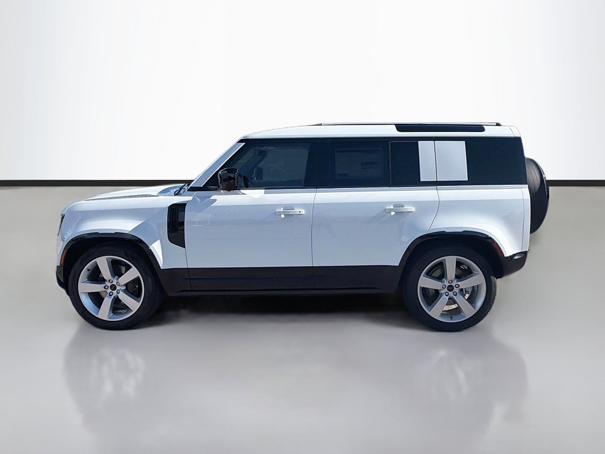 New 2026 Fuji White Land Rover X-Dynamic SE image 2