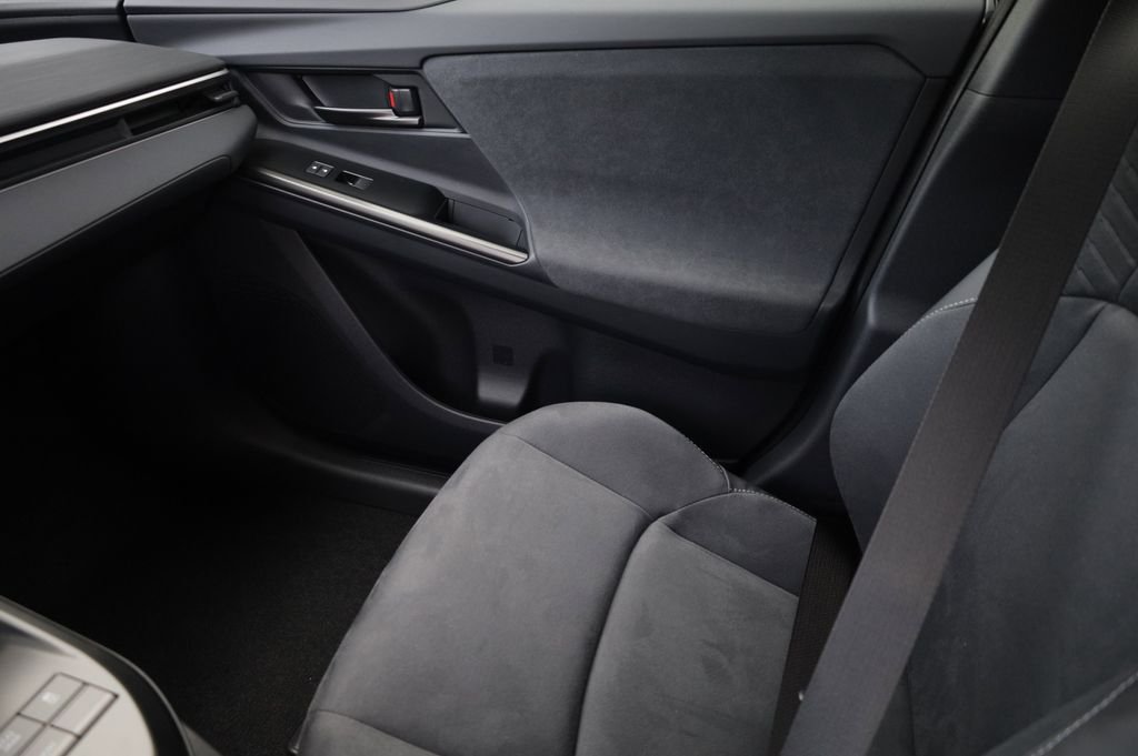 2026 Toyota C-HR XSE - Photo 12