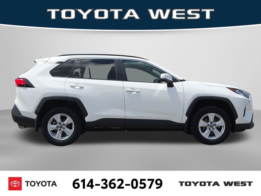 Used 2020 White Toyota XLE image 5