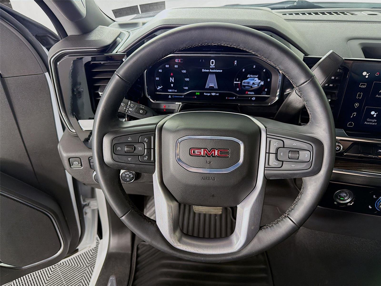 Used 2024 Summit White GMC Elevation image 12