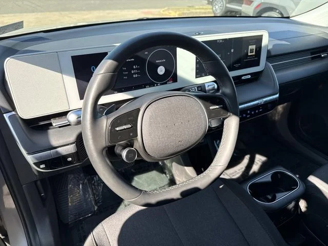 Used 2024 Gray Hyundai SEL image 2