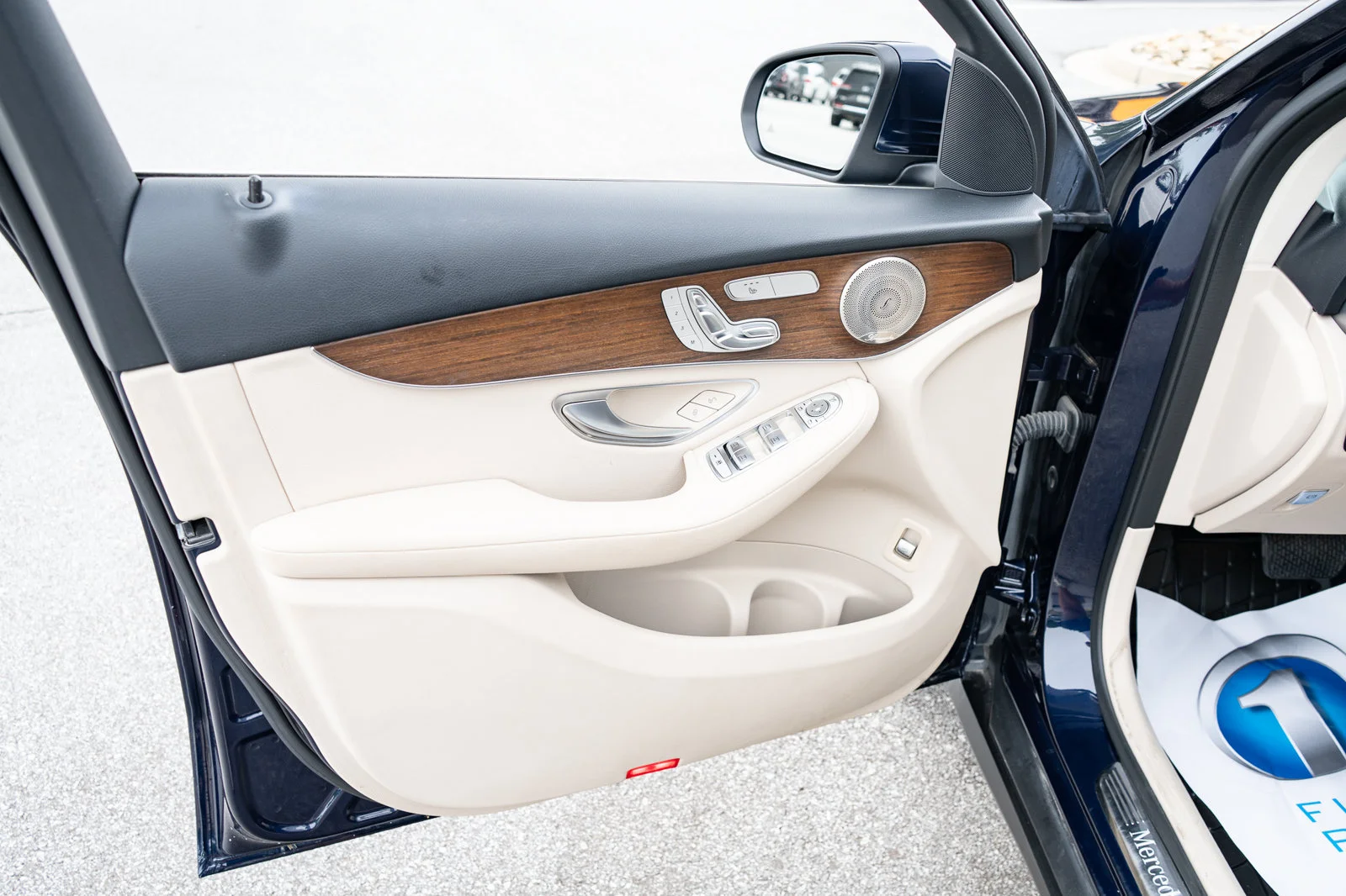 Used 2021  Mercedes-Benz GLC 300 image 16