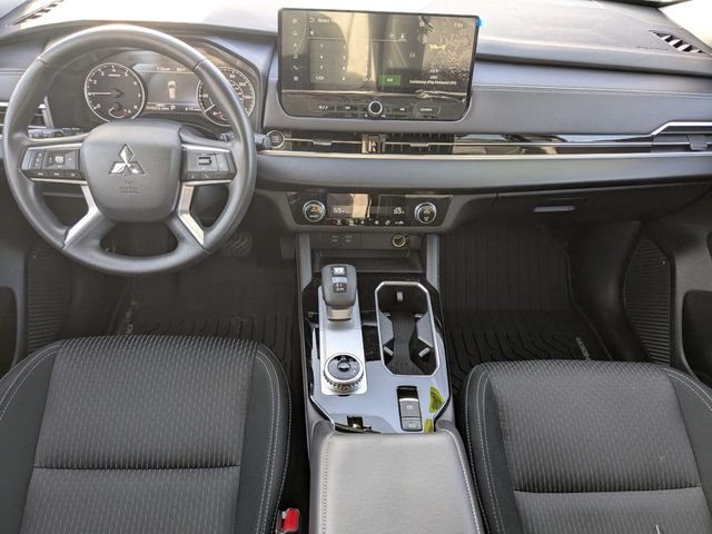 Used 2025  Mitsubishi ES image 15