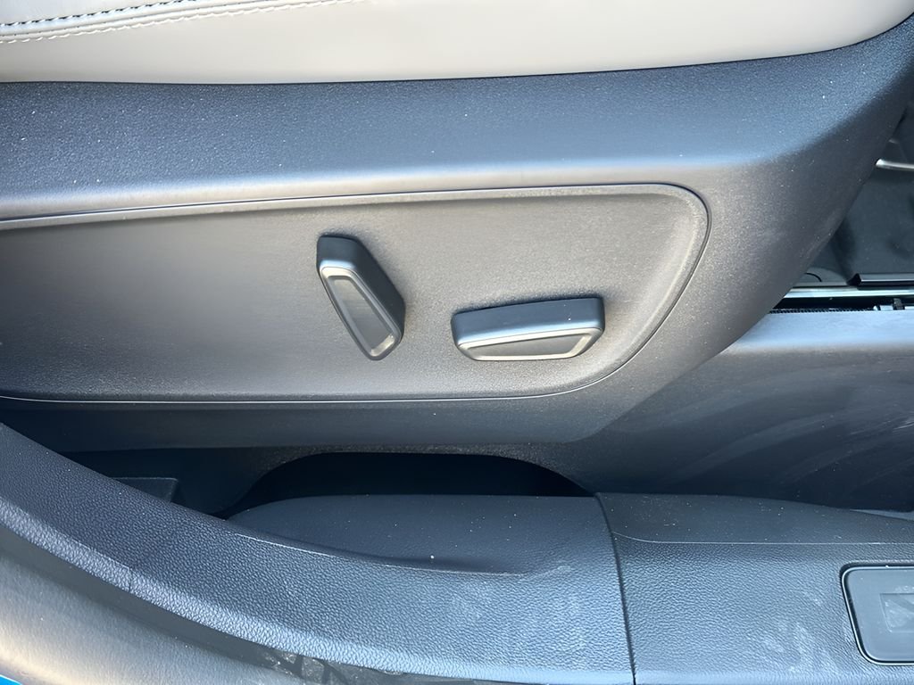 New 2026 Velocity Blue Metallic Ford Badlands image 31