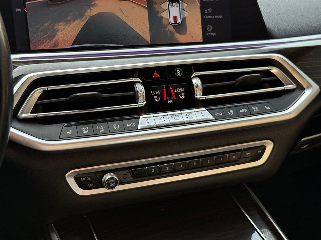 Used 2020 White BMW xDrive40i image 18