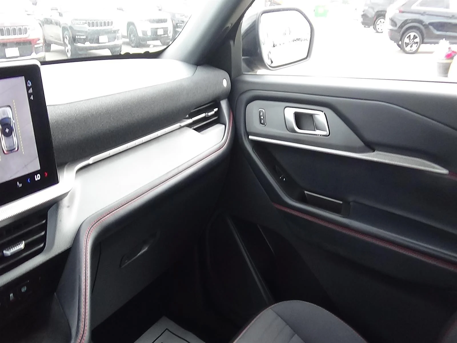 Used 2025 Agate Black (um) Ford ST-Line image 33