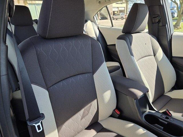 Used 2026 Wind Chill Pearl Toyota LE image 27