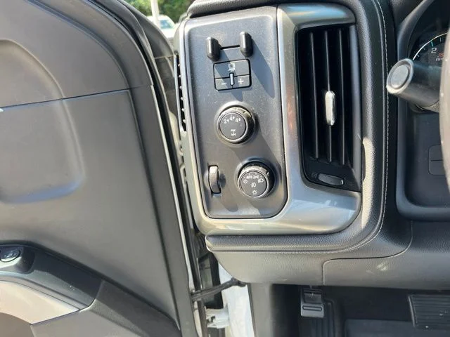 Used 2017 White Chevrolet LTZ image 27