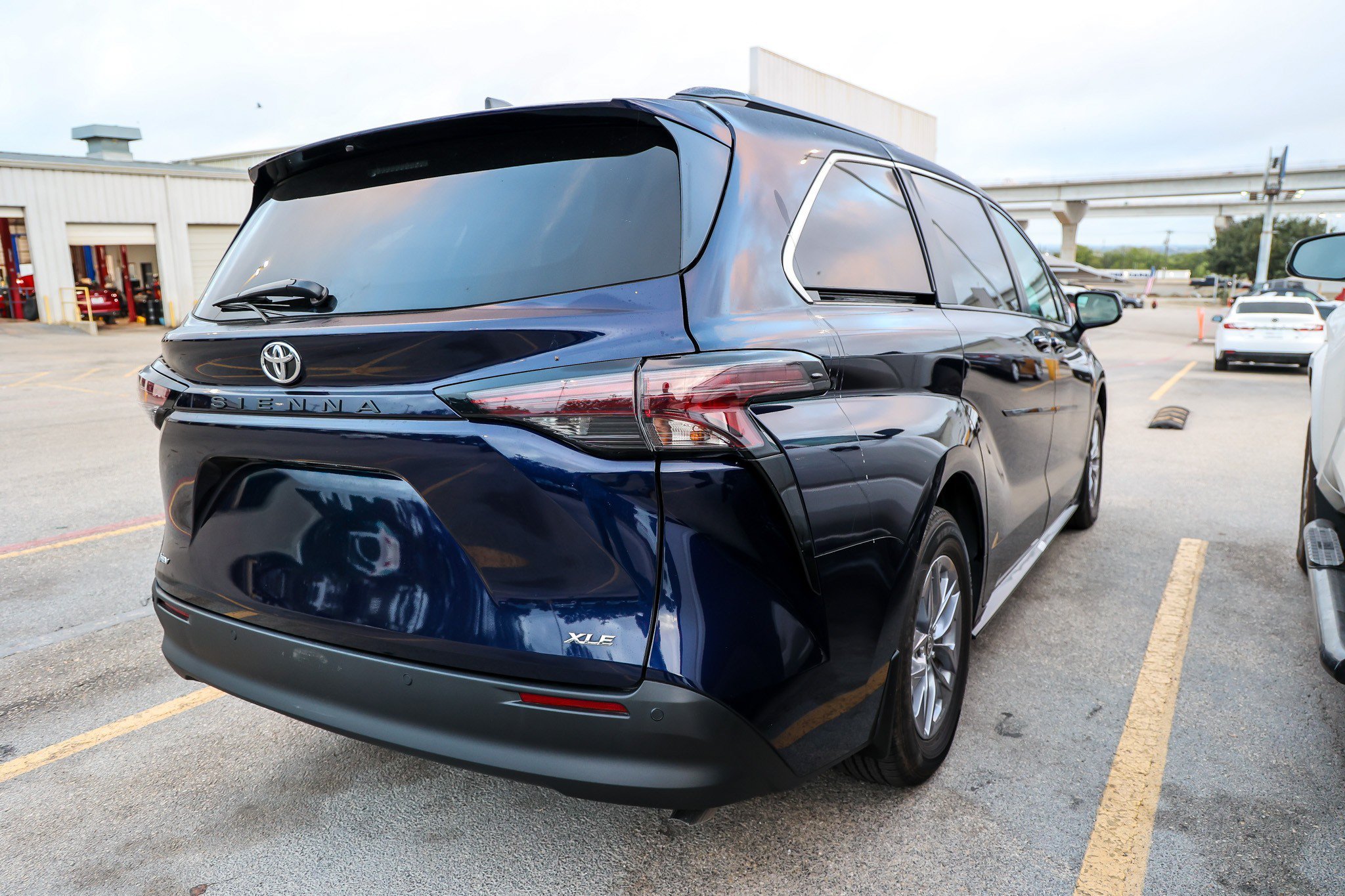 Used 2026 BLUEPRINT Toyota XLE image 9