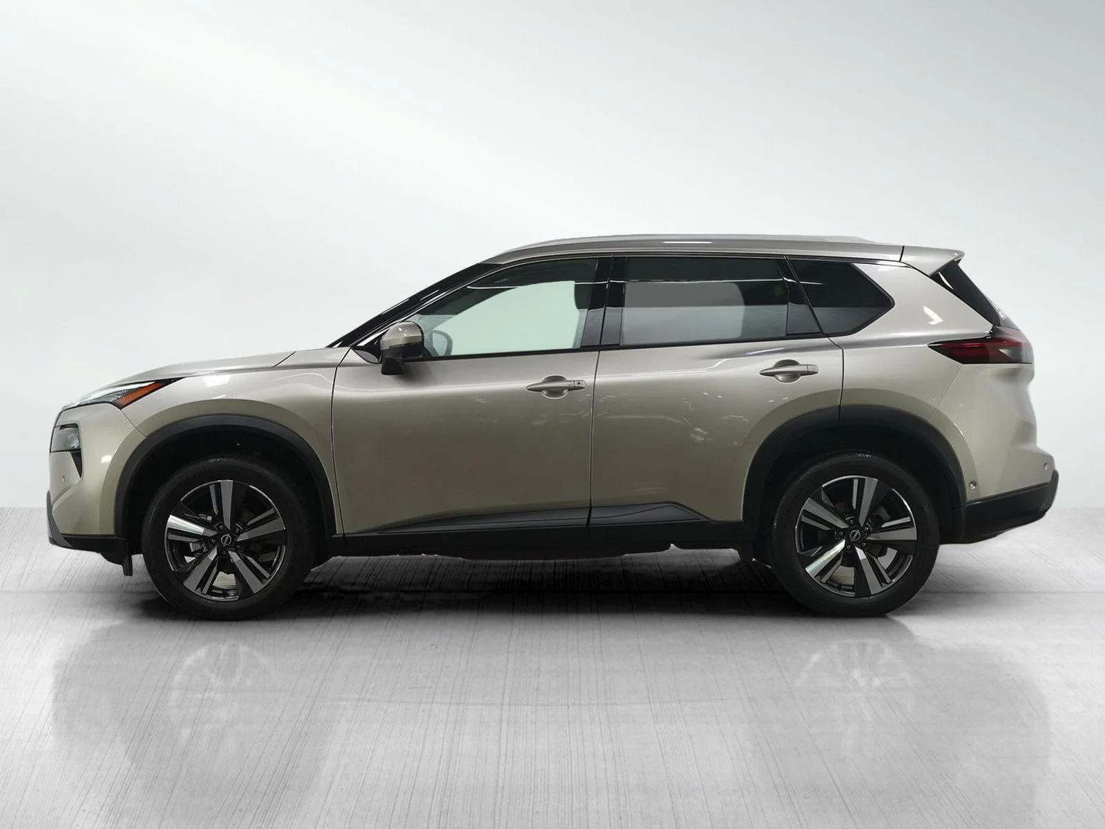 Used 2025 Nissan Rogue SL with VIN JN8BT3CB5SW146333 for sale in Wayzata, Minnesota