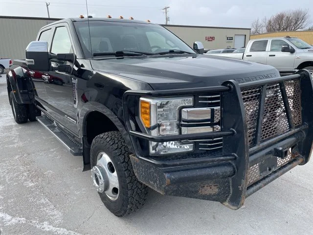 Used 2017 Black Ford Lariat image 3