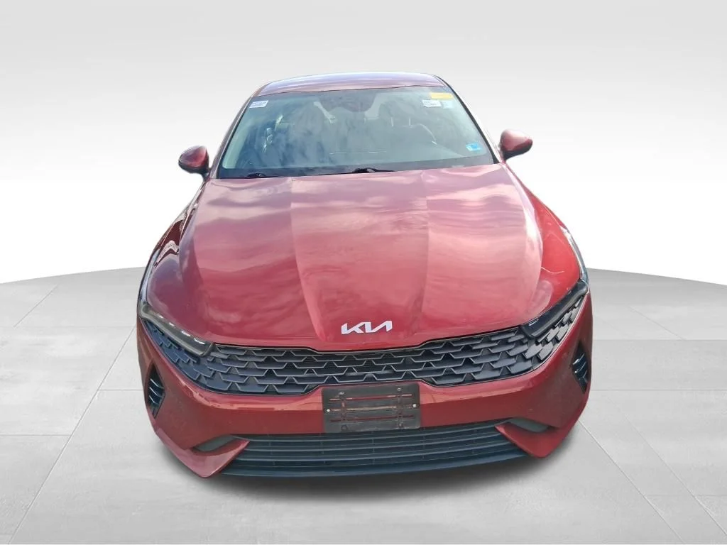 Used 2023 Red Kia LXS image 2