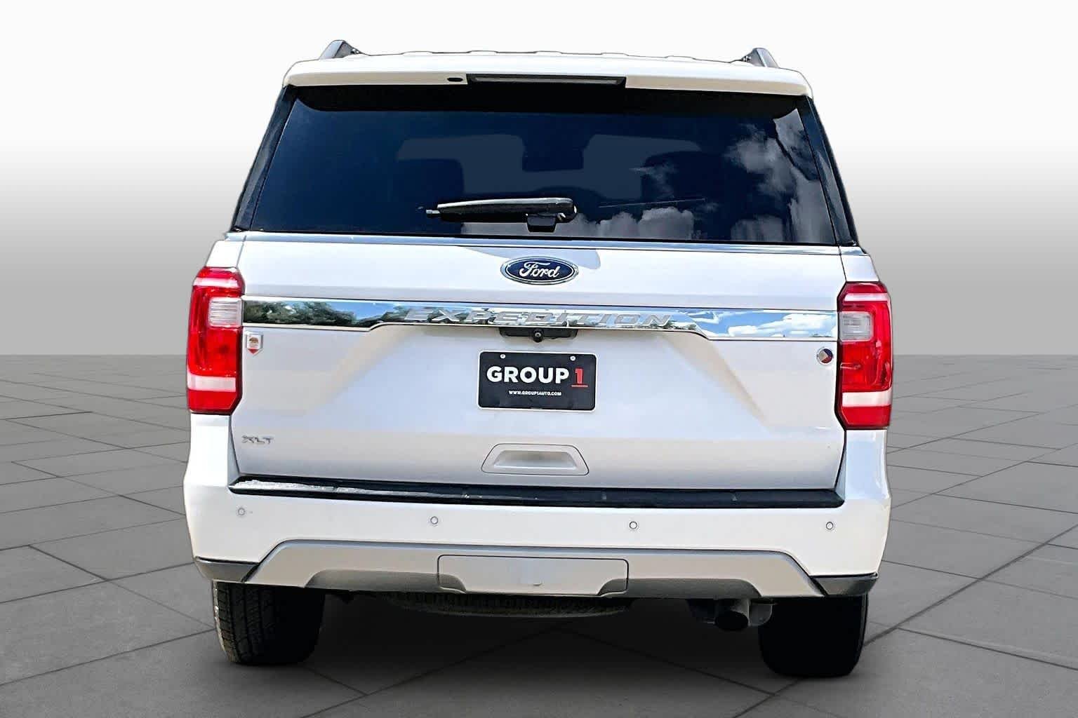 Used 2018 White Platinum Metallic Tri-Coat Ford XLT image 5
