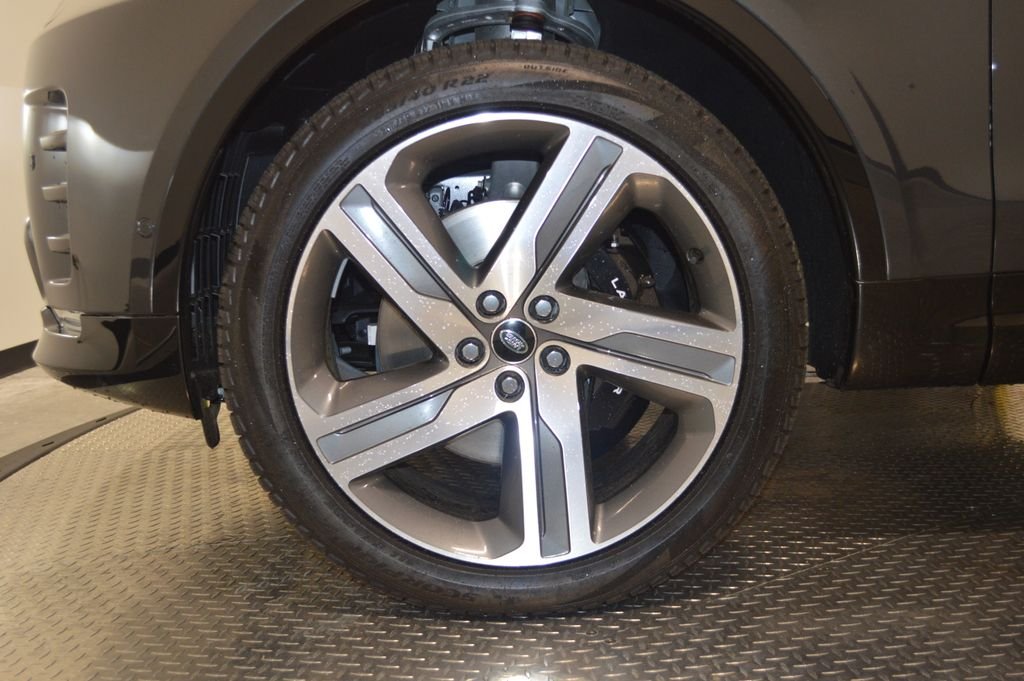Used 2025 Gray Land Rover Metropolitan Edition image 11