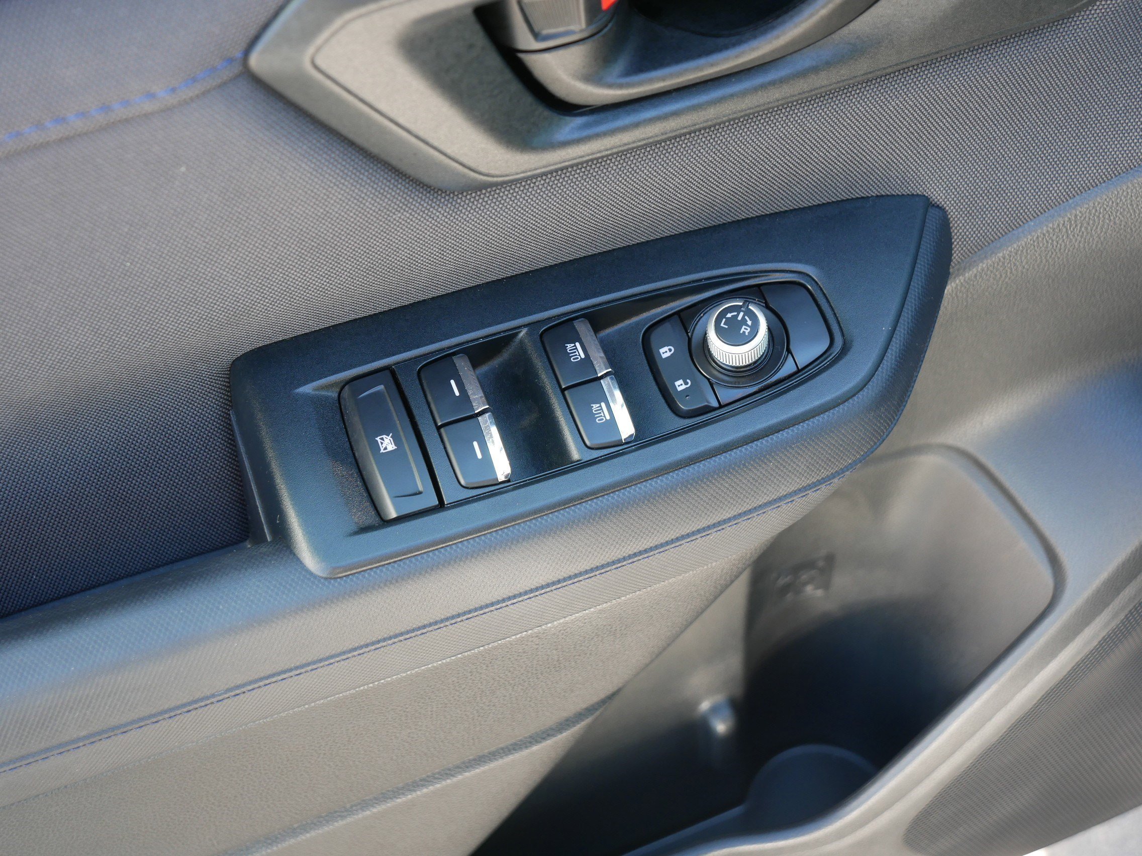 Used 2025 Crystal White Pearl Subaru Premium image 19