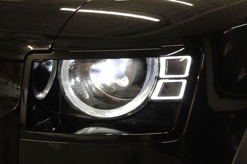 Used 2025 Black Land Rover S image 11